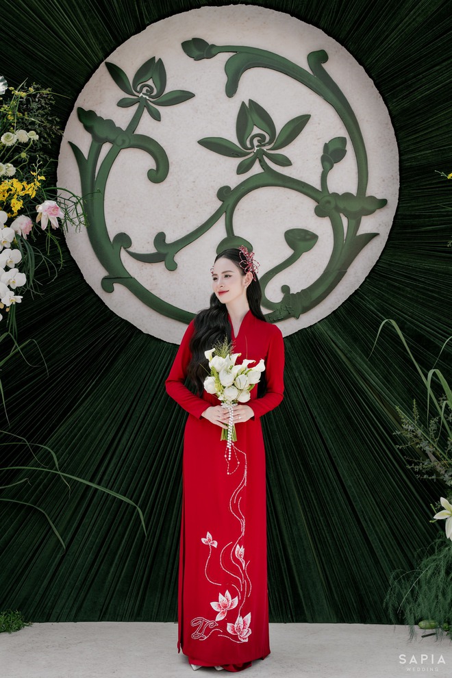 Trọn vẹn đám hỏi của Hương Liên và thiếu gia điển trai: Từng chi tiết đều hướng về cô dâu- Ảnh 4.
