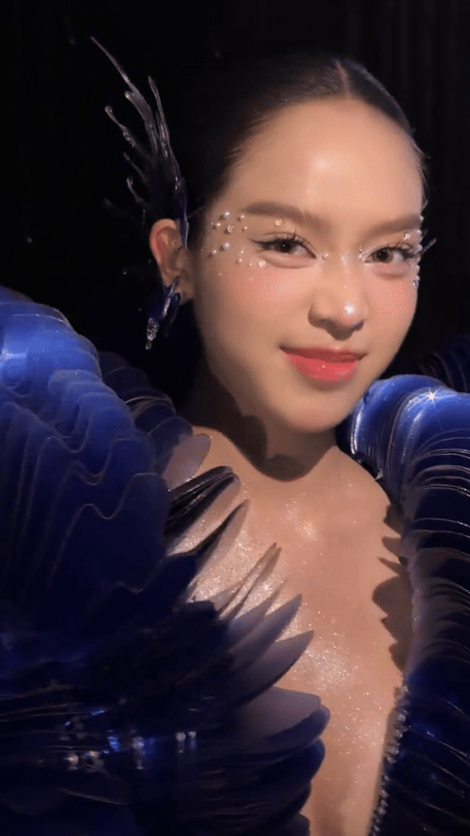 Thanh Thủy bùng nổ visual khi làm first face nhưng trình catwalk vẫn bị “soi nhẹ”- Ảnh 5.