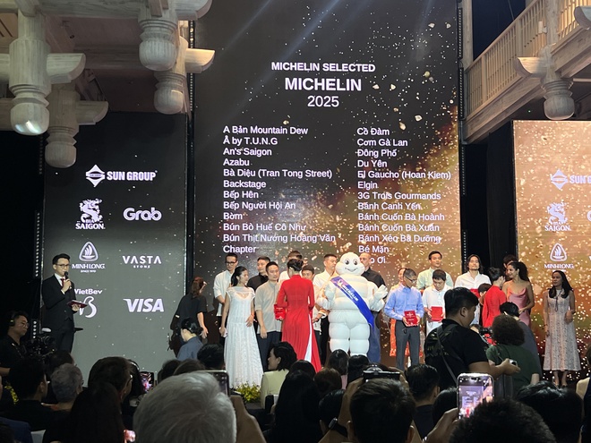 Top quán cơm quê vừa lọt danh sách MICHELIN Guide 2025: Nơi đạt 1 sao vẫn bán trứng chiên rẻ hơn Dượng Bầu!- Ảnh 2.