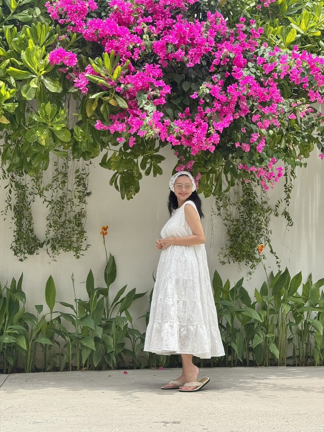 Ngô Thanh Vân mê giày bệt hơn hẳn giày cao gót, thường xuyên diện 3 kiểu giúp phong cách luôn trẻ trung- Ảnh 3. Ngô Thanh Vân mê giày bệt hơn hẳn giày cao gót, thường xuyên diện 3 kiểu giúp phong cách luôn trẻ trung- Ảnh 3.