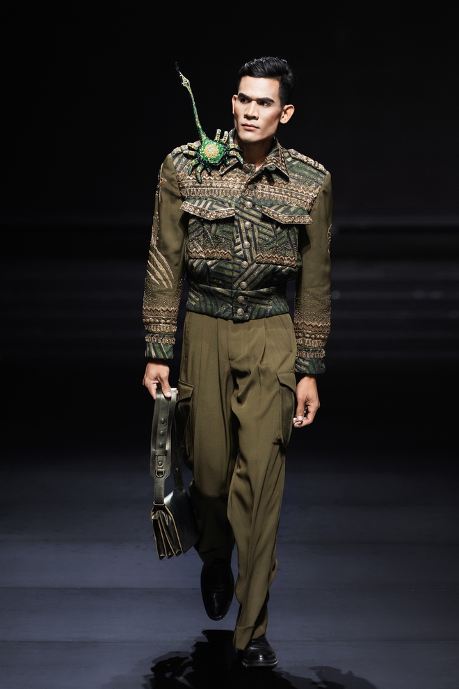 Show Haute Couture "hàng real" trên sàn diễn Việt: Ca múa nhạc tưng bừng, người xem mãn nhãn!- Ảnh 6. Show Haute Couture "hàng real" trên sàn diễn Việt: Ca múa nhạc tưng bừng, người xem mãn nhãn!- Ảnh 6.