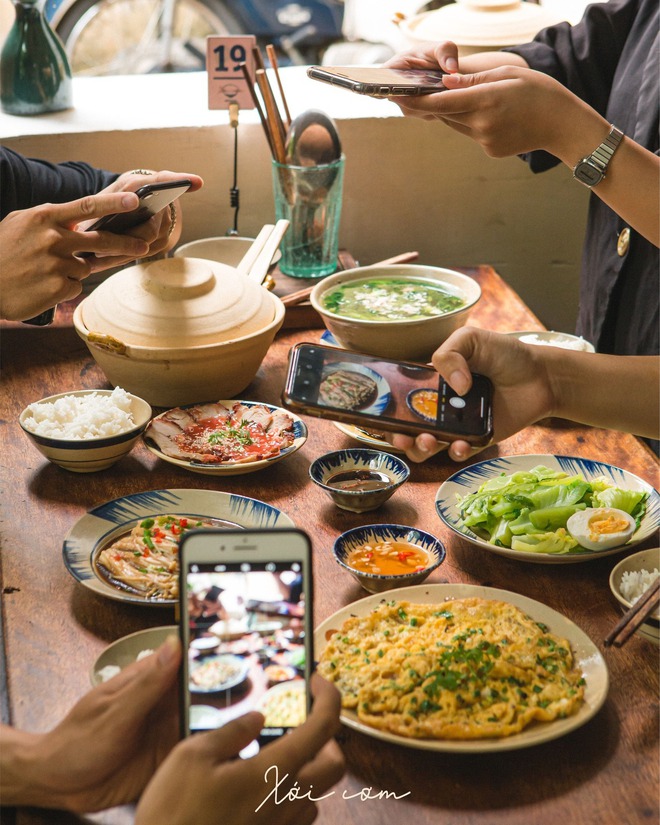 Top quán cơm quê vừa lọt danh sách MICHELIN Guide 2025: Nơi đạt 1 sao vẫn bán trứng chiên rẻ hơn Dượng Bầu!- Ảnh 7.