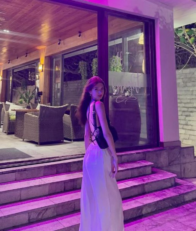 Em gái Đặng Văn Lâm gây sốt: Sinh ra đã đẹp như công chúa, 18 tuổi cao gần 1m80, visual không góc chết- Ảnh 6.
