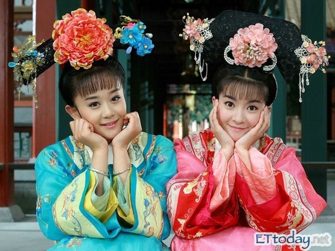 HOT: Tiểu Yến Tử - Hạ Tử Vy - Hàm Hương trong "Hoàn Châu Cách Cách" tái ngộ gây chấn động- Ảnh 2.