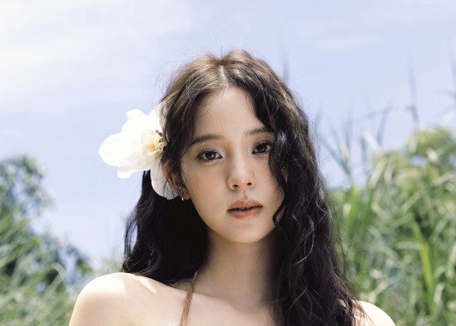 "Công chúa gen Z showbiz" chơi lớn, diện bikini khoe lưng trần, nóng bỏng hơn cả mùa hè- Ảnh 1. "Công chúa gen Z showbiz" chơi lớn, diện bikini khoe lưng trần, nóng bỏng hơn cả mùa hè- Ảnh 1.
