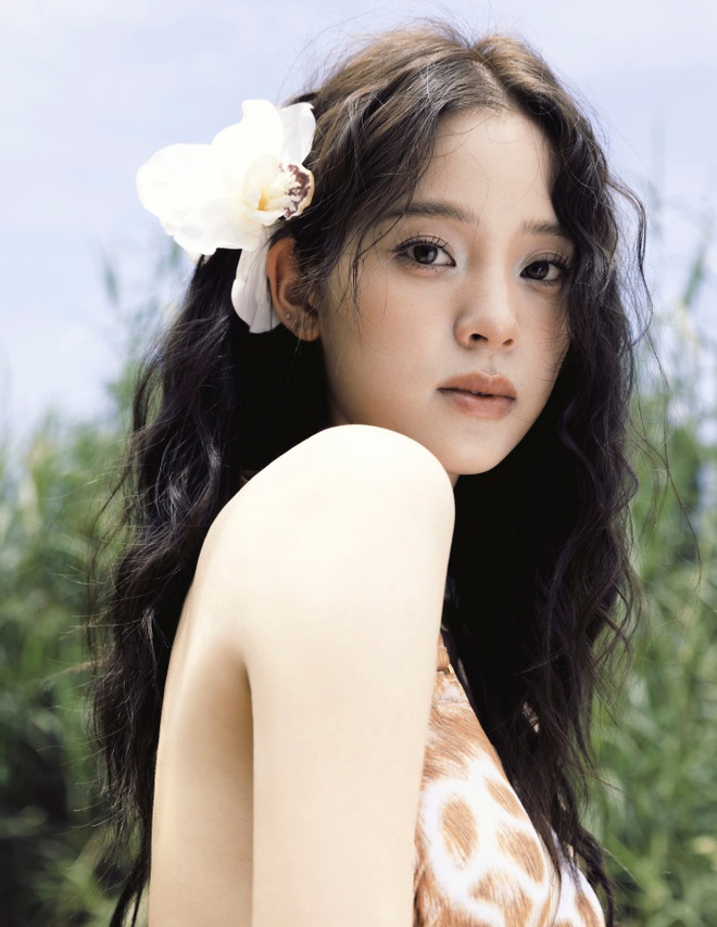 "Công chúa gen Z showbiz" chơi lớn, diện bikini khoe lưng trần, nóng bỏng hơn cả mùa hè- Ảnh 6. "Công chúa gen Z showbiz" chơi lớn, diện bikini khoe lưng trần, nóng bỏng hơn cả mùa hè- Ảnh 6.