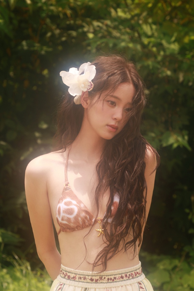 "Công chúa gen Z showbiz" chơi lớn, diện bikini khoe lưng trần, nóng bỏng hơn cả mùa hè- Ảnh 7. "Công chúa gen Z showbiz" chơi lớn, diện bikini khoe lưng trần, nóng bỏng hơn cả mùa hè- Ảnh 7.
