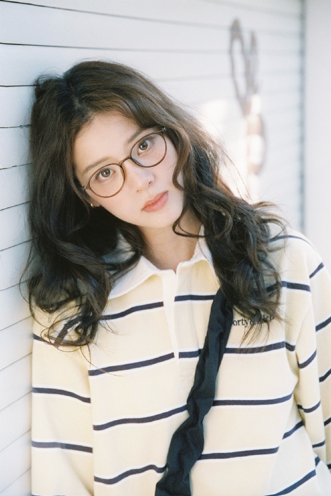 "Công chúa gen Z showbiz" chơi lớn, diện bikini khoe lưng trần, nóng bỏng hơn cả mùa hè- Ảnh 12. "Công chúa gen Z showbiz" chơi lớn, diện bikini khoe lưng trần, nóng bỏng hơn cả mùa hè- Ảnh 12.
