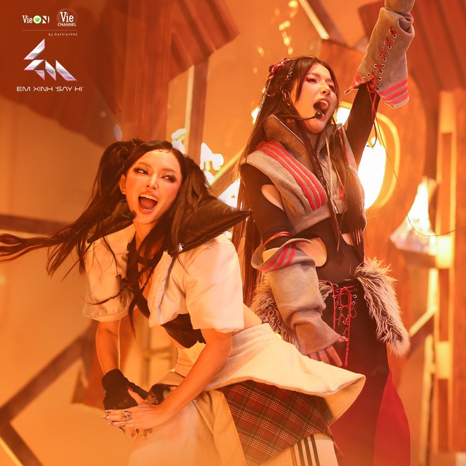 Em Xinh Say Hi tập 2 hay là màn “battle ngầm” của Châu Bùi và Quỳnh Anh Shyn: Netizen đã chọn ra team chiến thắng- Ảnh 18. Em Xinh Say Hi tập 2 hay là màn “battle ngầm” của Châu Bùi và Quỳnh Anh Shyn: Netizen đã chọn ra team chiến thắng- Ảnh 18.