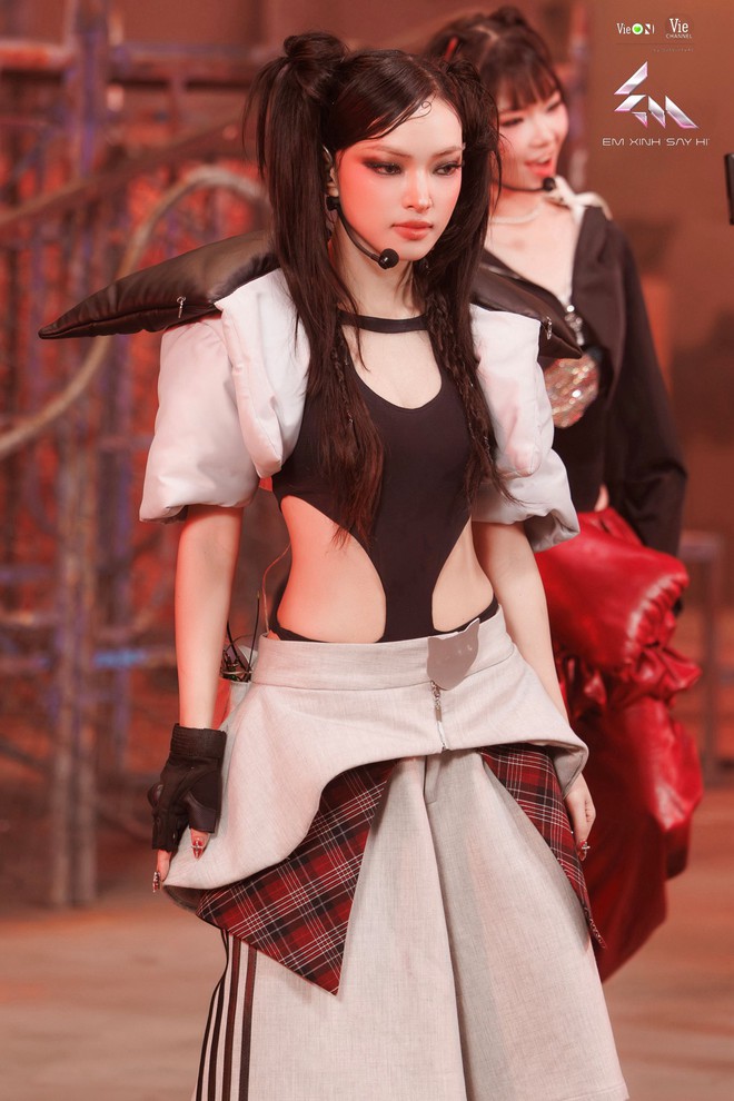 Em Xinh Say Hi tập 2 hay là màn “battle ngầm” của Châu Bùi và Quỳnh Anh Shyn: Netizen đã chọn ra team chiến thắng- Ảnh 15. Em Xinh Say Hi tập 2 hay là màn “battle ngầm” của Châu Bùi và Quỳnh Anh Shyn: Netizen đã chọn ra team chiến thắng- Ảnh 15.