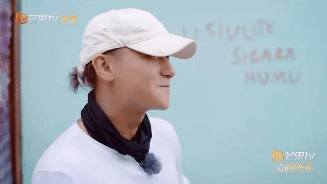 "Nàng thơ gen Z" ôm mặt khóc nghẹn, "chủ tịch showbiz" hối hận tự tát mặt mình, chuyện gì đây?- Ảnh 4. "Nàng thơ gen Z" ôm mặt khóc nghẹn, "chủ tịch showbiz" hối hận tự tát mặt mình, chuyện gì đây?- Ảnh 4.