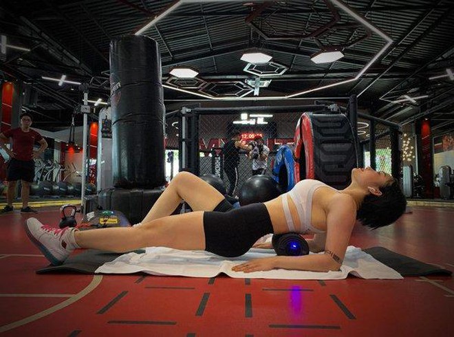 Angela Phương Trinh dẫn đầu loạt mỹ nhân Việt có body cơ bắp, một "em xinh" thay đổi ngỡ ngàng- Ảnh 5. Angela Phương Trinh dẫn đầu loạt mỹ nhân Việt có body cơ bắp, một "em xinh" thay đổi ngỡ ngàng- Ảnh 5.