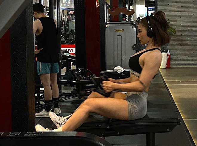 Angela Phương Trinh dẫn đầu loạt mỹ nhân Việt có body cơ bắp, một "em xinh" thay đổi ngỡ ngàng- Ảnh 6. Angela Phương Trinh dẫn đầu loạt mỹ nhân Việt có body cơ bắp, một "em xinh" thay đổi ngỡ ngàng- Ảnh 6.