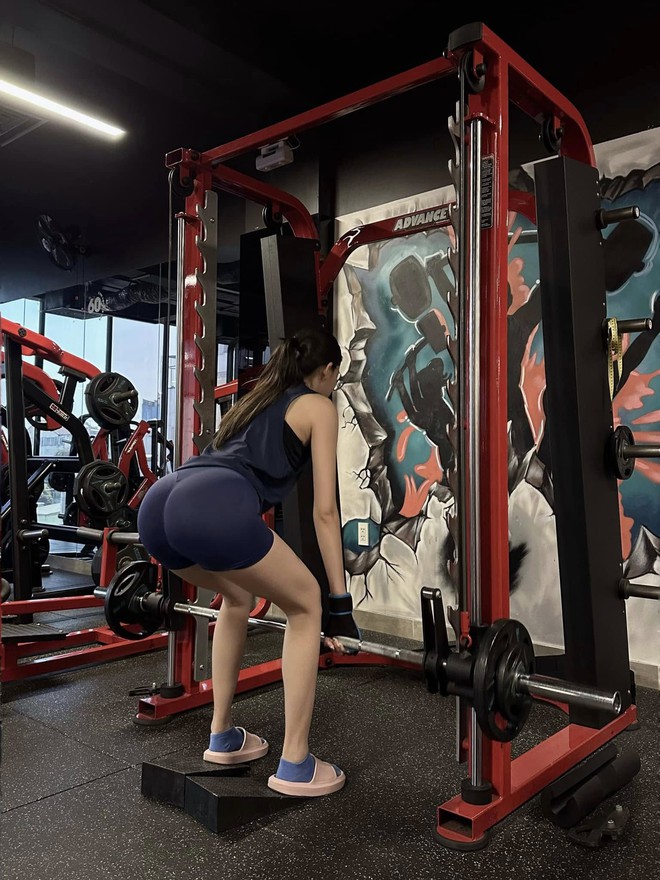Bạn gái HIEUTHUHAI uể oải vẫn không bỏ gym, kết quả sau 1 năm thành ra thế này- Ảnh 14.