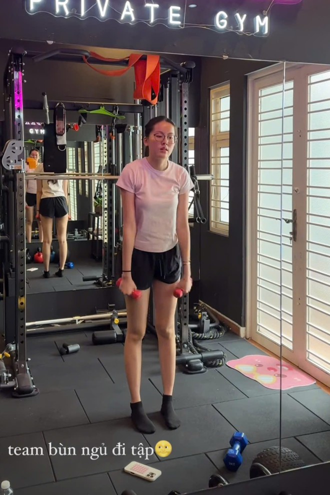 Bạn gái HIEUTHUHAI uể oải vẫn không bỏ gym, kết quả sau 1 năm thành ra thế này- Ảnh 2.