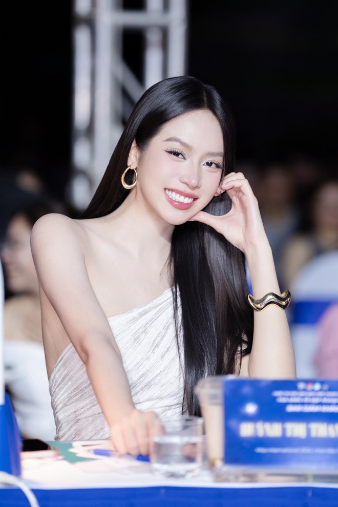 Thanh Thuỷ lột xác khi kết thúc nhiệm kỳ nhưng netizen không khen nổi- Ảnh 13.