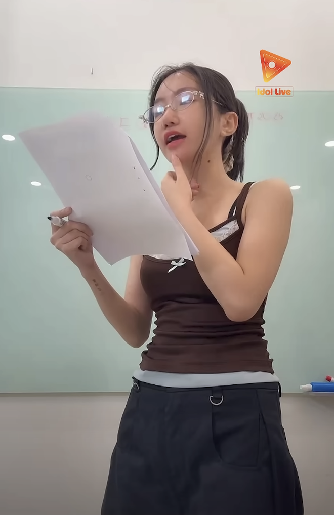 Sao Việt thi nhau giải đề THPT: Dàn Chị Đẹp - Em Xinh lên sóng ầm ầm, không thấy bóng bất kỳ sao nam nào!- Ảnh 3.