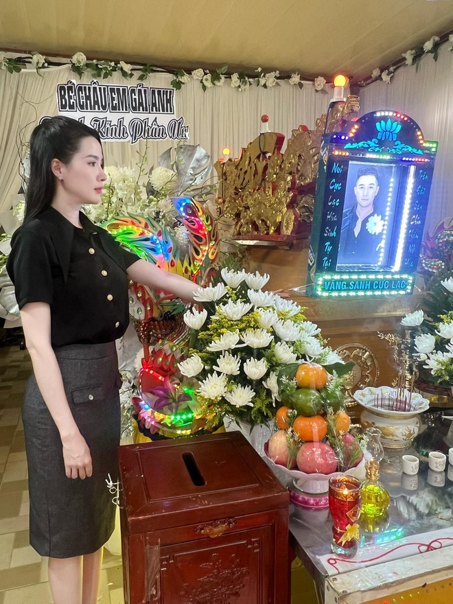 Lễ tang vắng lặng của siêu mẫu Nam Phong vừa qua đời ở tuổi 36: Đọc dòng chia sẻ của đồng nghiệp mà xót xa- Ảnh 6.