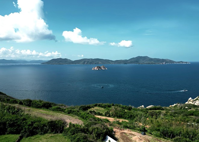 Đắk Lắk có một bãi biển không khác gì biển nước Ý khiến dân tình rần rần đòi “nghỉ hưu sớm”- Ảnh 2. Đắk Lắk có một bãi biển không khác gì biển nước Ý khiến dân tình rần rần đòi “nghỉ hưu sớm”- Ảnh 2.