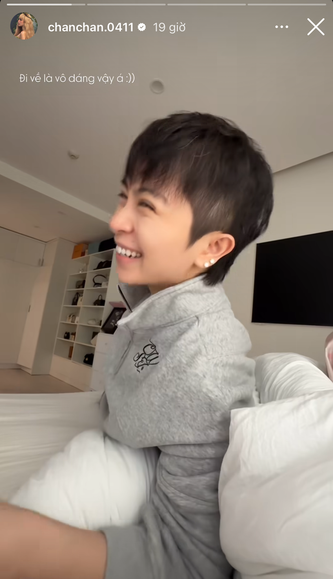 Gil Lê lộ bàn tay bầm tím khi lên sóng cùng Xoài Non sau ồn ào pass đồ- Ảnh 2.