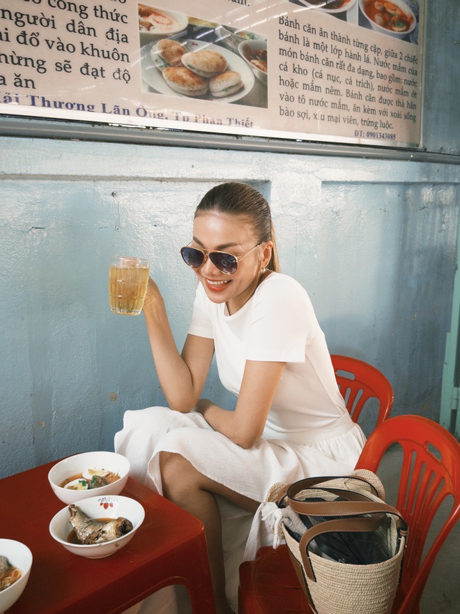 Top 3 mỹ nhân Việt trên 40 tuổi có style trẻ mãi không già- Ảnh 9.