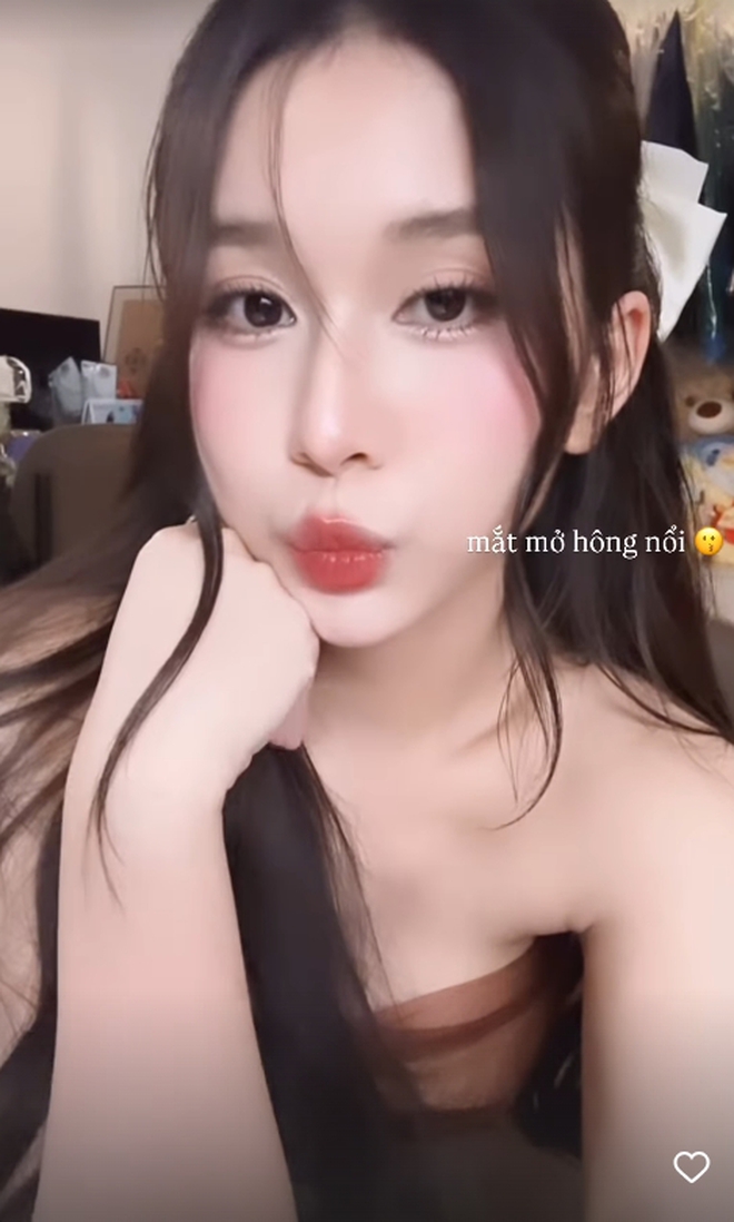 B Ray và bạn gái mới lần đầu bị "tóm trọn", nhan sắc qua cam thường của hot girl Đinh Nhi được chấm mấy điểm?- Ảnh 2.