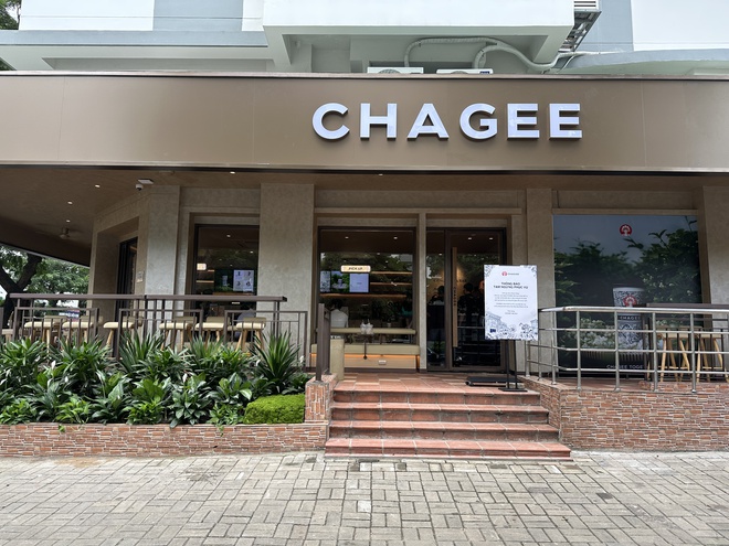Cận cảnh cửa hàng Chagee Việt Nam bất chấp dư luận, số phận mặt bằng vàng ở phố đi bộ ra sao?- Ảnh 2.