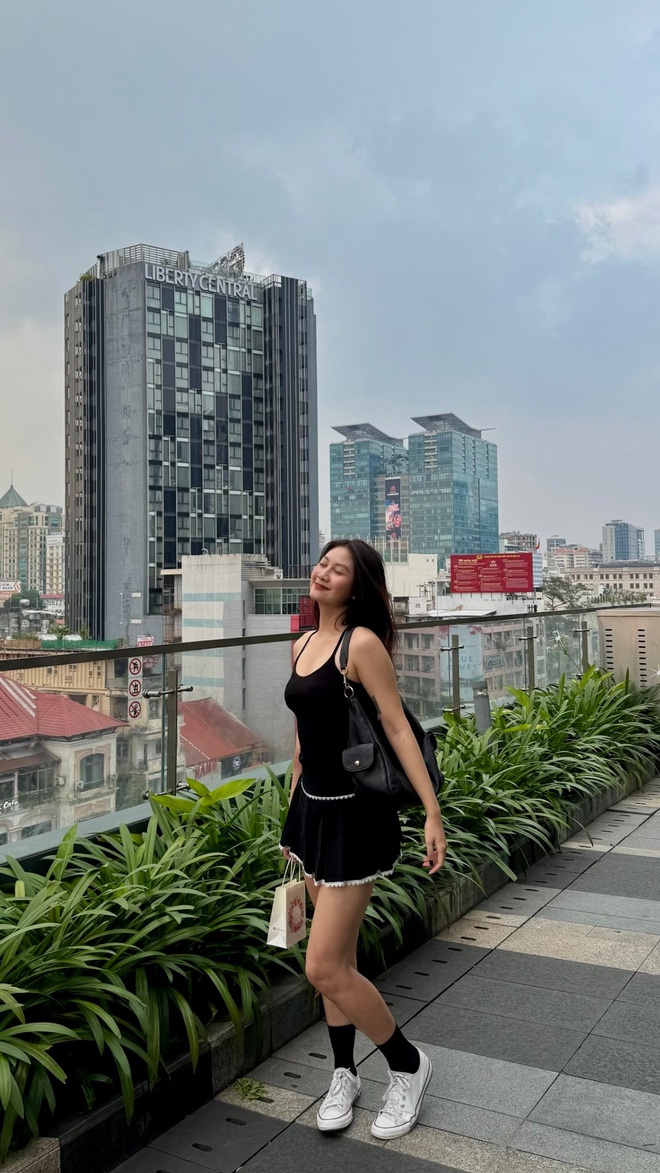 Thì ra Tân Hoa Hậu xinh thế này, chẳng cần vương miện vẫn tỏa sáng- Ảnh 10. Thì ra Tân Hoa Hậu xinh thế này, chẳng cần vương miện vẫn tỏa sáng- Ảnh 10.