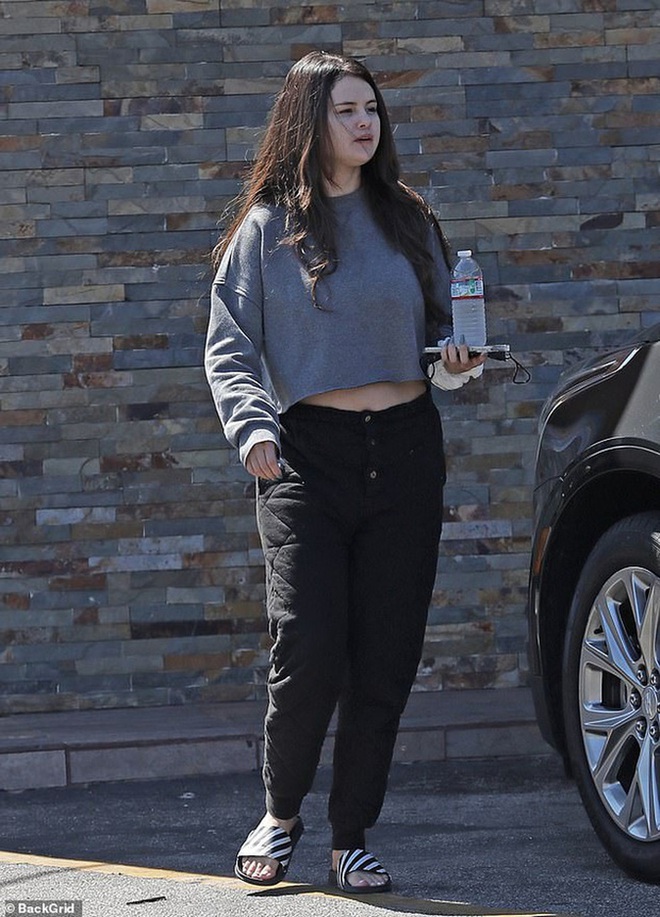 Selena Gomez gầy đến ngỡ ngàng- Ảnh 3. Selena Gomez gầy đến ngỡ ngàng- Ảnh 3.