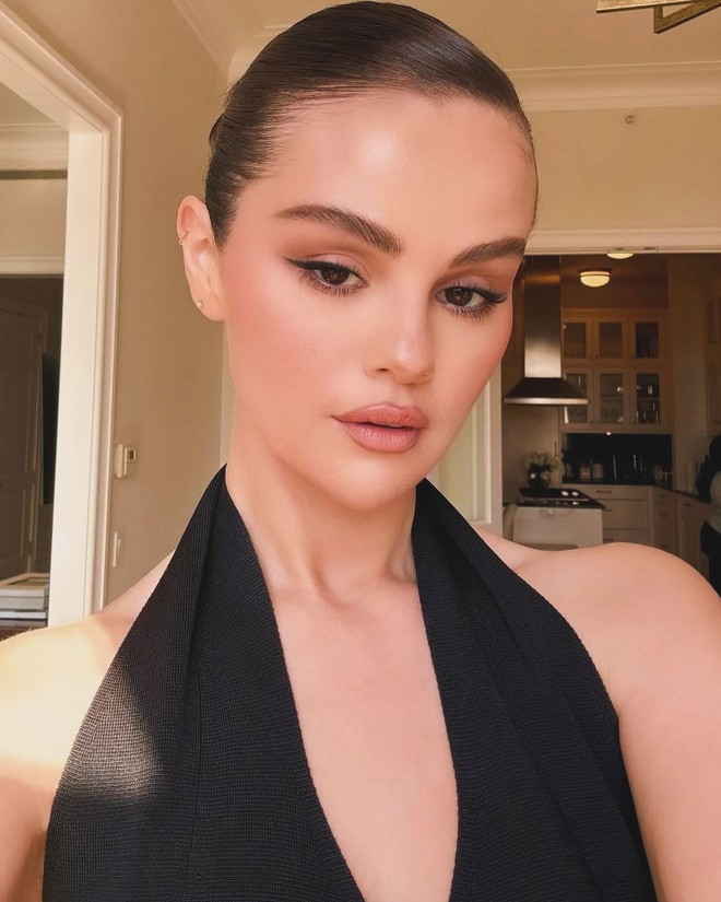 Selena Gomez gầy đến ngỡ ngàng- Ảnh 6. Selena Gomez gầy đến ngỡ ngàng- Ảnh 6.