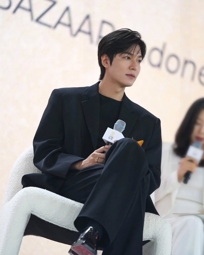 Clip: Mỹ nhân Việt đẹp đến mức khiến Lee Min Ho phải 2 lần ngắm nghía không rời tại sự kiện- Ảnh 9.