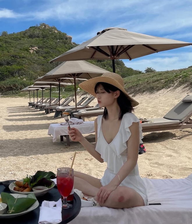 Sao Hàn đi du lịch Việt Nam: Mặc đơn giản mà xinh mê tơi!- Ảnh 18.
