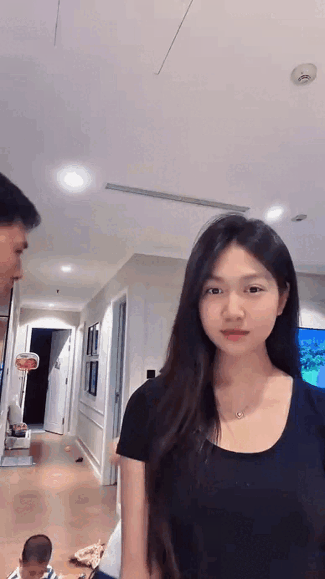 "Bé Chíp" con gái diễn viên Mạnh Trường: Tuổi 16 xinh như hoa, tóc mây bồng bềnh chuẩn tiểu công chúa- Ảnh 4.