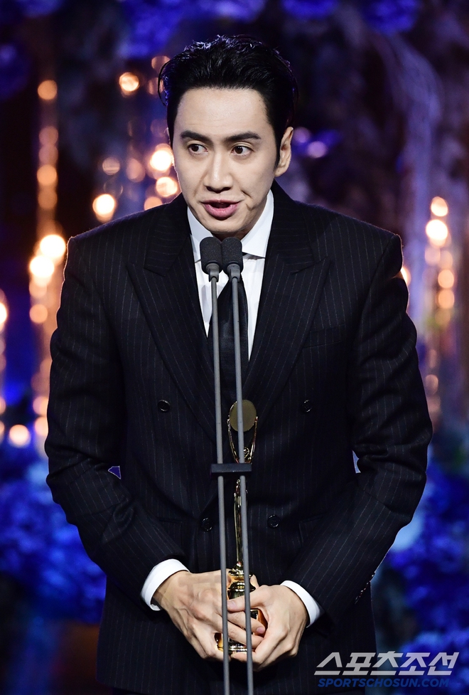 Không tin được đây là Lee Kwang Soo?- Ảnh 11.