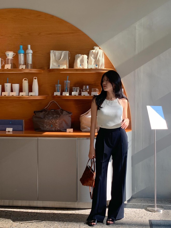 4 mẫu quần dài hoàn hảo để phối cùng giày bệt: Không hề "dìm" chiều cao, thậm chí còn giúp dáng đẹp hơn hẳn- Ảnh 1.