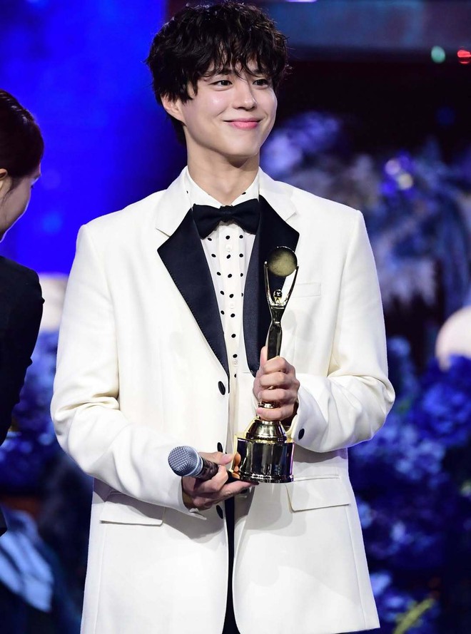 Mỹ nam số hưởng nhất Rồng Xanh: Tình tứ bên cả Hyeri lẫn IU, soi đến quan hệ mới bất ngờ- Ảnh 5.
