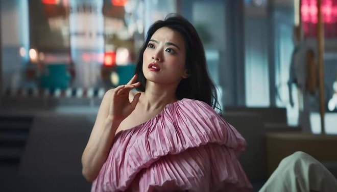 Song Joong Ki bất ngờ đăng ảnh thân mật bên "điên nữ showbiz" lúc giữa đêm, chuyện gì đây?- Ảnh 6.
