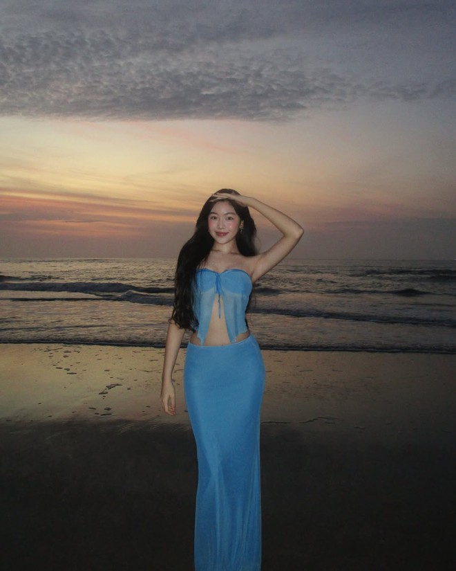 Ngắm tủ đồ cuả 2 ái nữ nhà Quyền Linh: Cô chị là "chúa bánh bèo", cô em sành điệu vibe Tây- Ảnh 20.