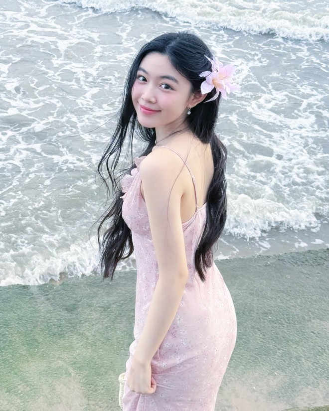Ngắm tủ đồ cuả 2 ái nữ nhà Quyền Linh: Cô chị là "chúa bánh bèo", cô em sành điệu vibe Tây- Ảnh 14.
