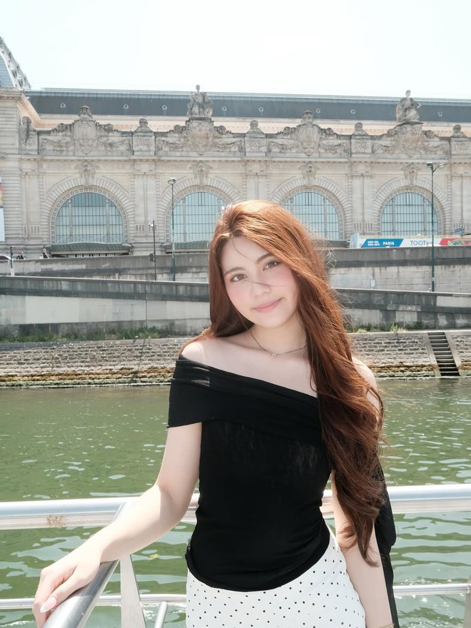 Ngắm tủ đồ cuả 2 ái nữ nhà Quyền Linh: Cô chị là "chúa bánh bèo", cô em sành điệu vibe Tây- Ảnh 25.