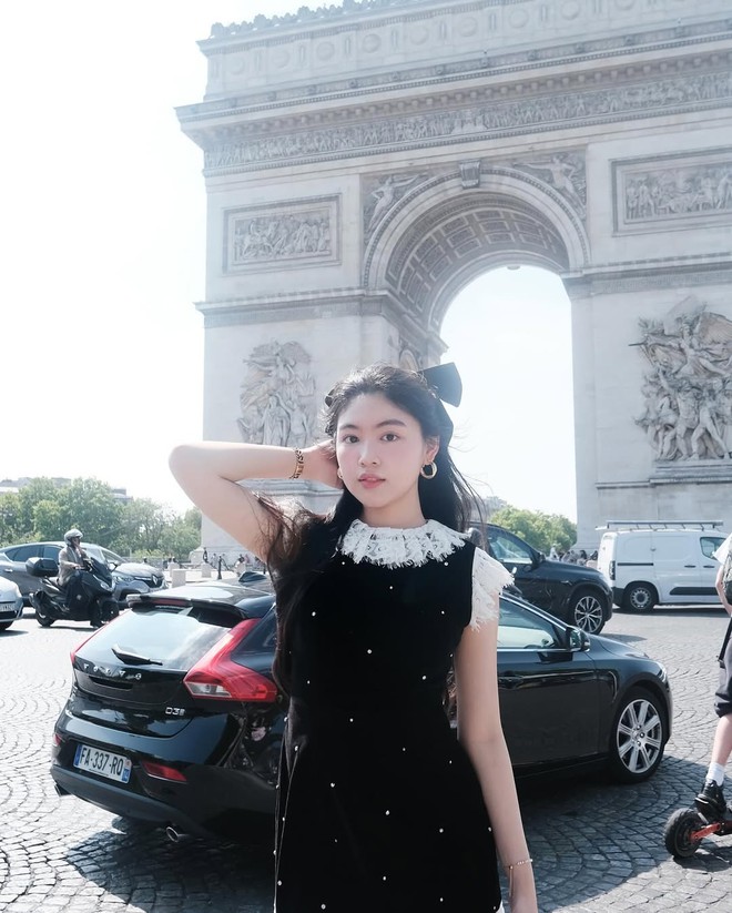 Ngắm tủ đồ cuả 2 ái nữ nhà Quyền Linh: Cô chị là "chúa bánh bèo", cô em sành điệu vibe Tây- Ảnh 6.
