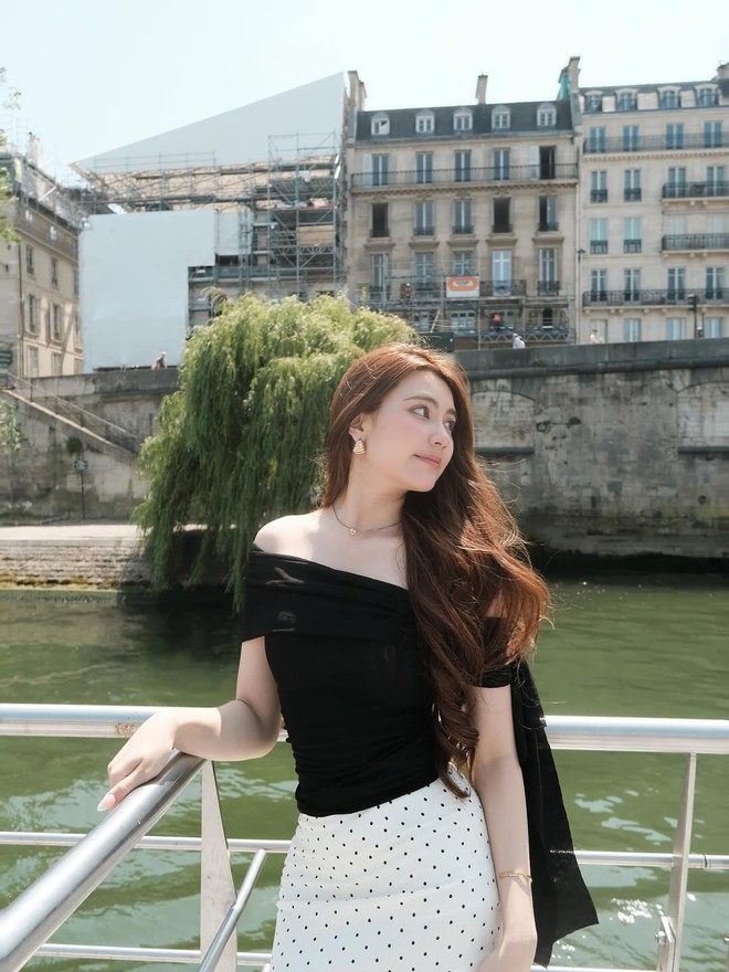 Ngắm tủ đồ cuả 2 ái nữ nhà Quyền Linh: Cô chị là "chúa bánh bèo", cô em sành điệu vibe Tây- Ảnh 26.