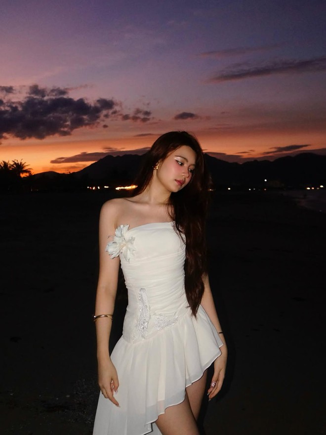 Ngắm tủ đồ cuả 2 ái nữ nhà Quyền Linh: Cô chị là "chúa bánh bèo", cô em sành điệu vibe Tây- Ảnh 36.