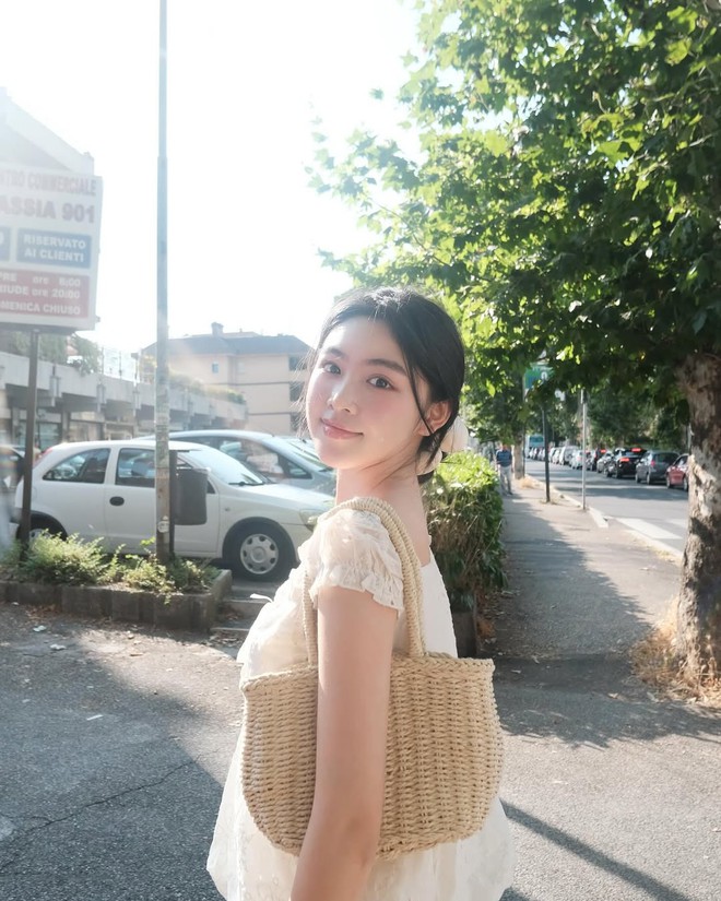 Ngắm tủ đồ cuả 2 ái nữ nhà Quyền Linh: Cô chị là "chúa bánh bèo", cô em sành điệu vibe Tây- Ảnh 1.