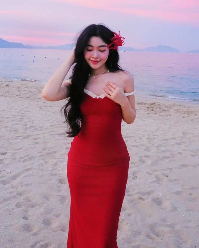 Ngắm tủ đồ cuả 2 ái nữ nhà Quyền Linh: Cô chị là "chúa bánh bèo", cô em sành điệu vibe Tây- Ảnh 12.