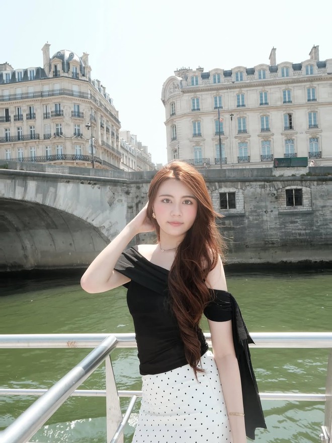 Ngắm tủ đồ cuả 2 ái nữ nhà Quyền Linh: Cô chị là "chúa bánh bèo", cô em sành điệu vibe Tây- Ảnh 27.