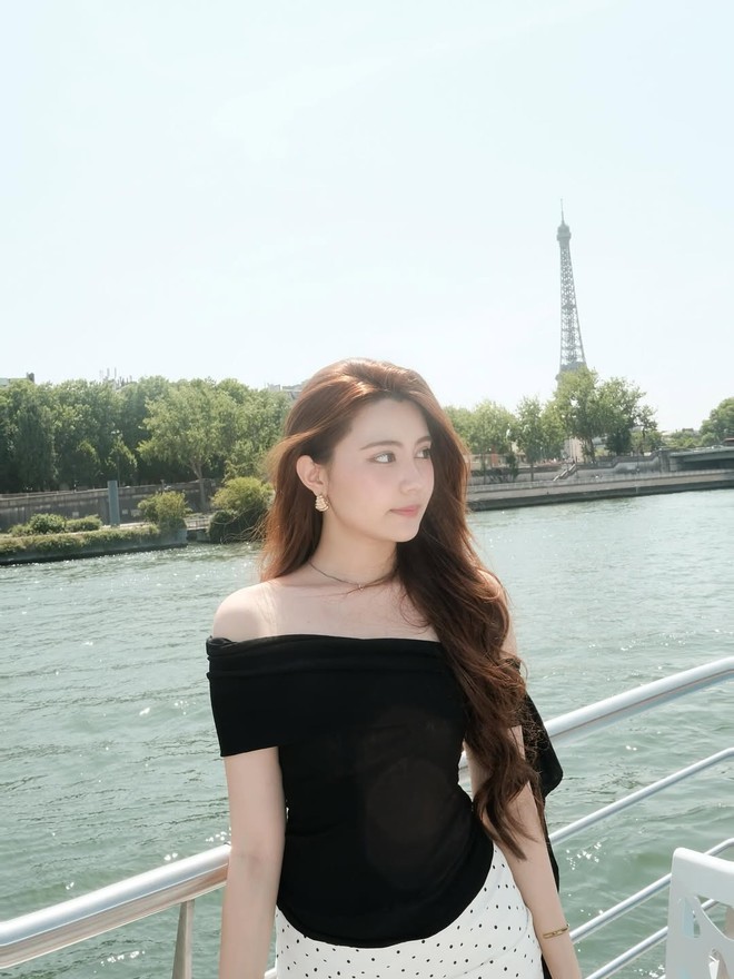 Ngắm tủ đồ cuả 2 ái nữ nhà Quyền Linh: Cô chị là "chúa bánh bèo", cô em sành điệu vibe Tây- Ảnh 28.