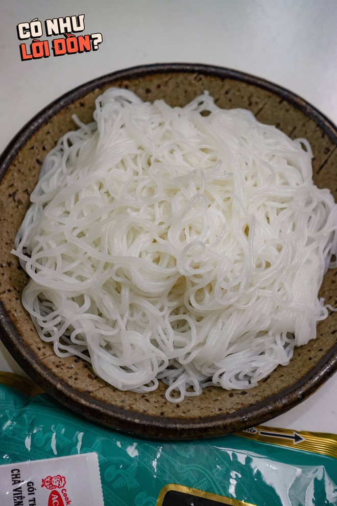 Kiểm chứng bún chả ăn liền: Hương vị thế nào mà rần rần khắp cõi mạng?- Ảnh 10.
