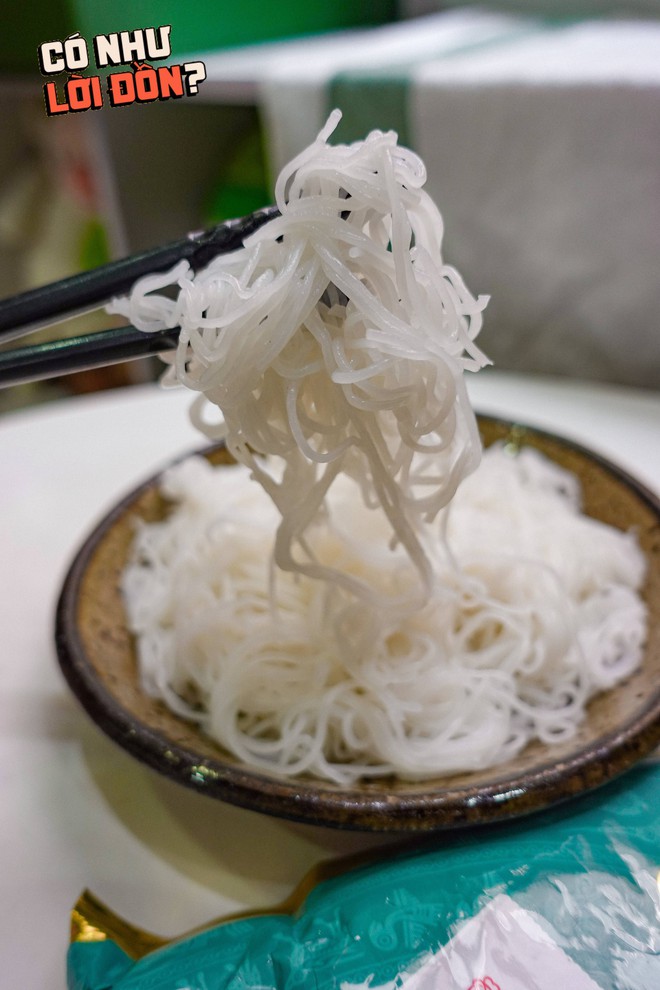 Kiểm chứng bún chả ăn liền: Hương vị thế nào mà rần rần khắp cõi mạng?- Ảnh 11.