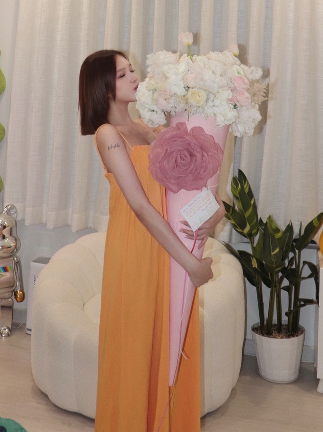 Xoài Non cả ngày tung hint như sắp cưới, Gil Lê: "Để sau nha em"- Ảnh 5.